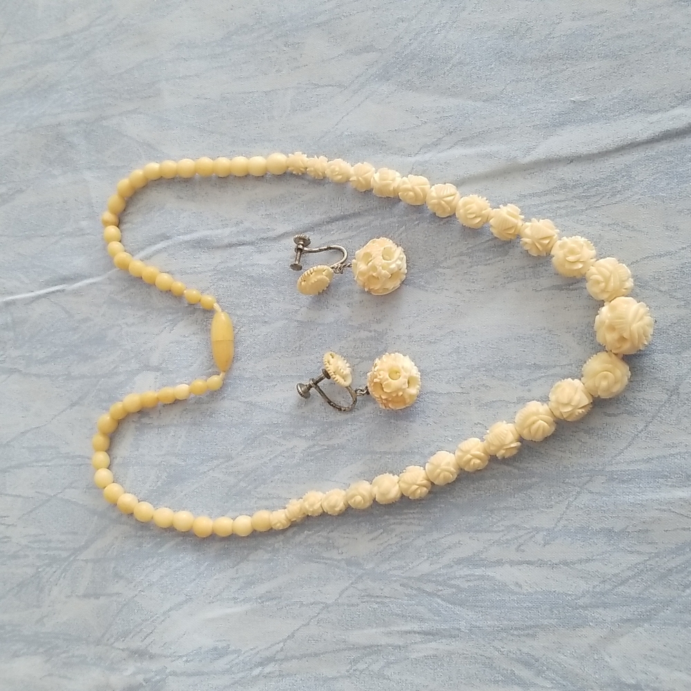 Vintage Hand carved Bone Necklace set